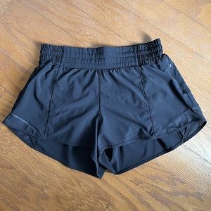 Lululemon Hotty Hot High-Rise Lined Shorts | 2.5”| Black
